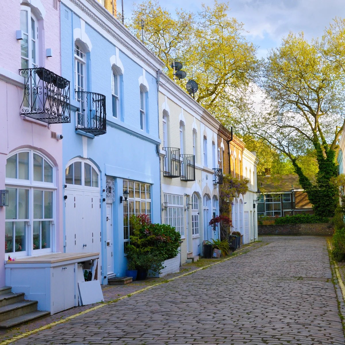Asking prices for newly listed homes in UK’s richest borough fall by £100k in one month