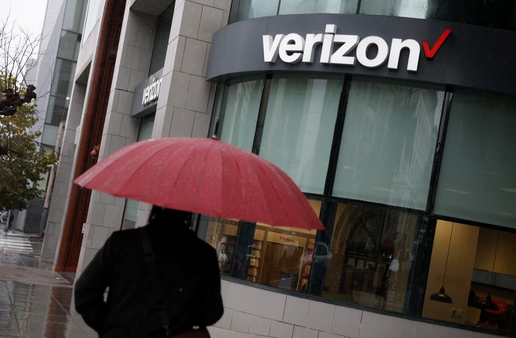 Verizon mobile service restored after outage for thousands of customers in the U.S.