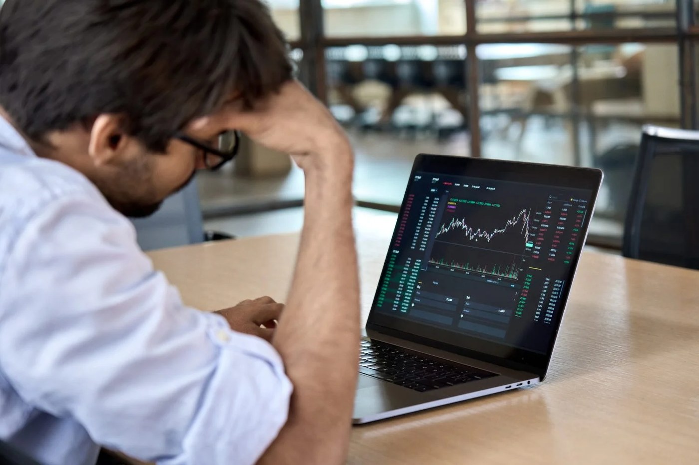 Russell 2000 Net Bearish as Selling Pressure Continues