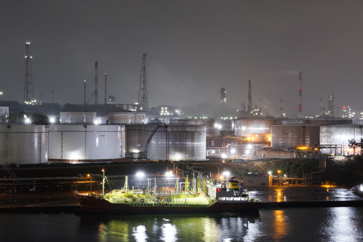 Here's what the Saudi East-West pipeline shutdown means for Asia's biggest crude importers