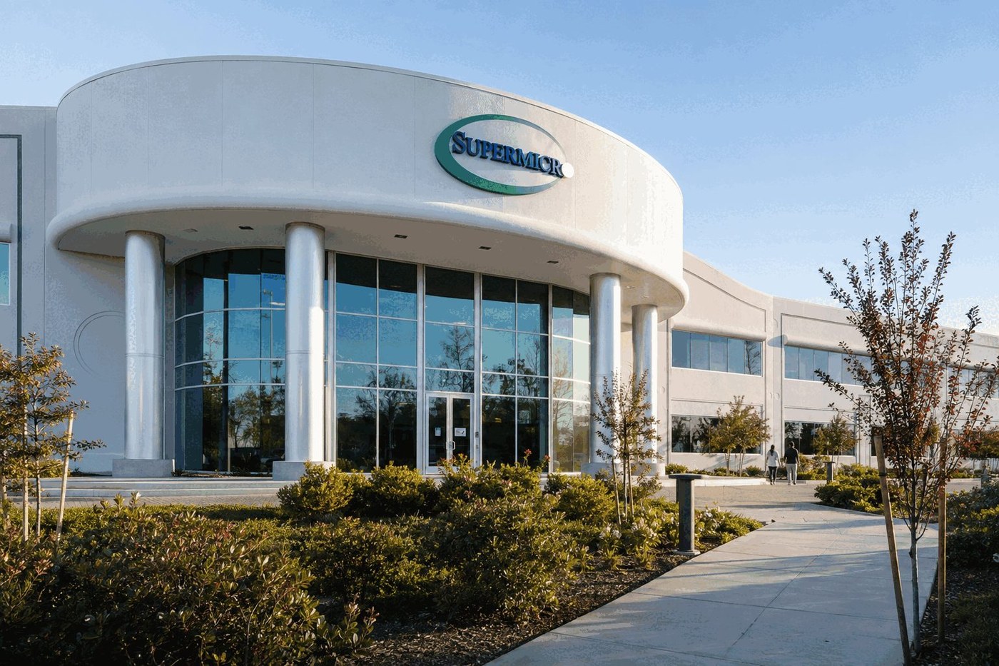 PDD Holdings rises on second quarter earnings beat